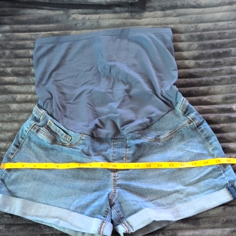 Signature by Levi Strauss Blue Jean Shorts High-Waisted